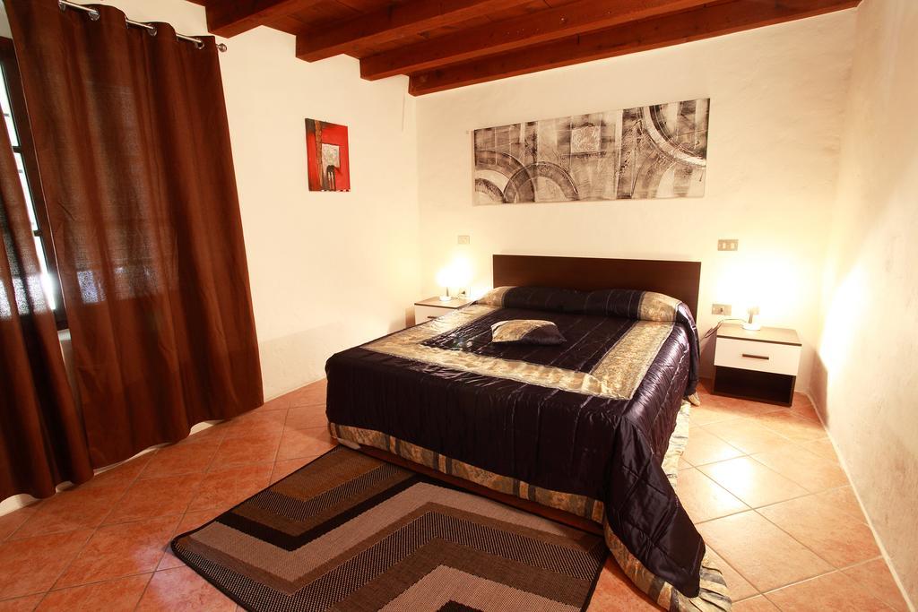 Villa Agriturismo Licensi Del Bresa Monzambano Zimmer foto