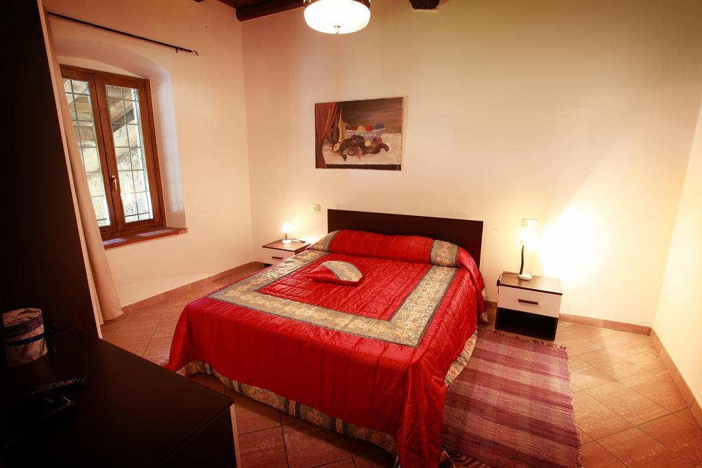 Villa Agriturismo Licensi Del Bresa Monzambano Zimmer foto